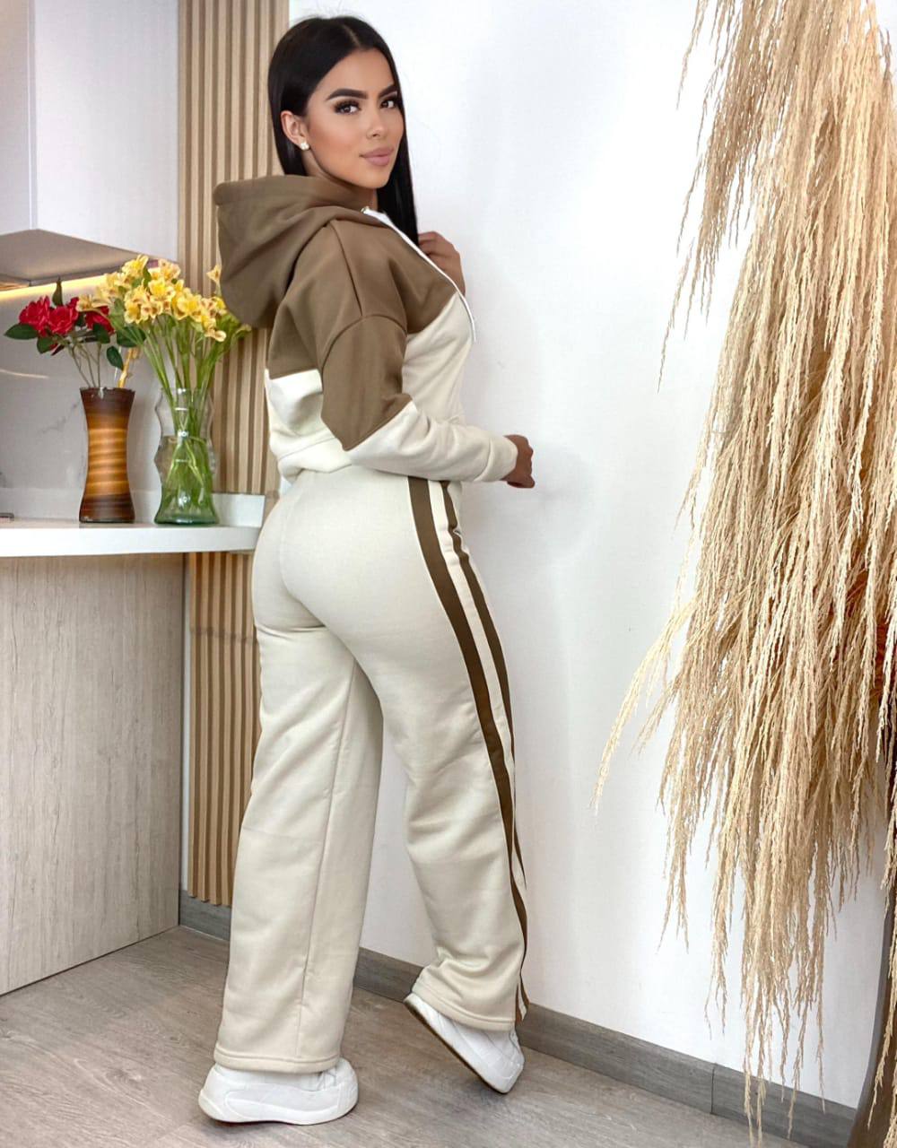 gid://shopify/MediaImage/41238618243361